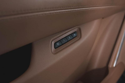 Cadillac Escalade 6.2 AT (409 л.с.) 4WD