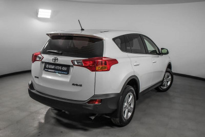 Toyota RAV4 2.0 CVT (146 л. с.)