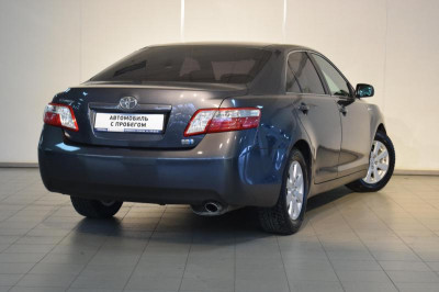 Toyota Camry 2.4 Hybrid CVT (187 л. с.)