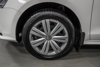 Volkswagen Jetta 1.6 MPI AT (105 л. с.)