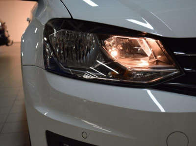 Volkswagen Polo 1.6 MPI AT (110 л. с.) Connect