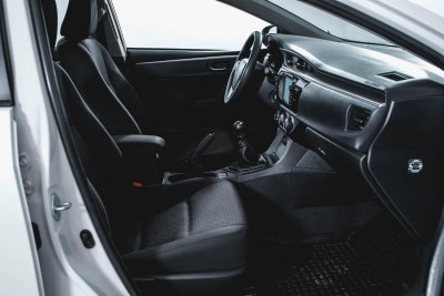 Toyota Corolla 1.6 MT (122 л. с.)