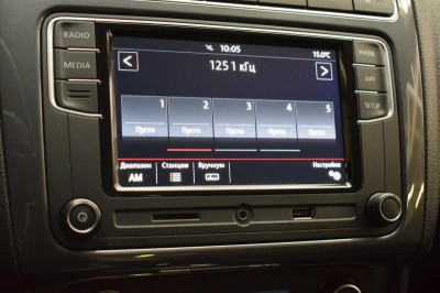 Volkswagen Polo 1.6 MPI MT (110 л. с.)