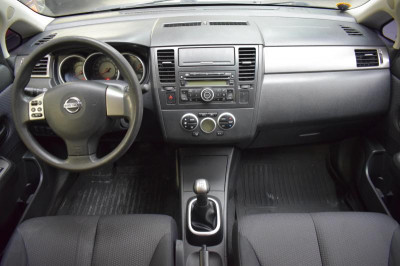 Nissan Tiida 1.6 MT (110 л. с.)
