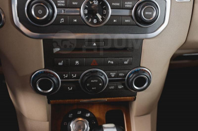 Land Rover Discovery 3.0 TD AT (245 л. с.)