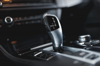 BMW 5 серия 528i AT (245 л. с.)