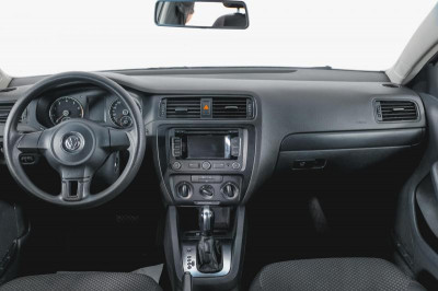 Volkswagen Jetta 1.6 AT (105 л. с.)