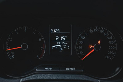 Volkswagen Polo 1.6 MPI MT (110 л. с.) Trendline