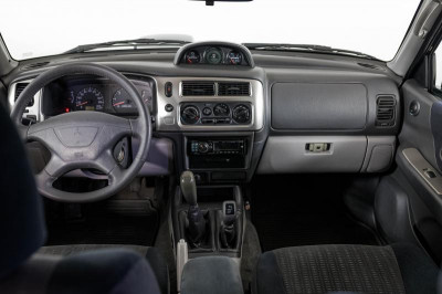 Mitsubishi Pajero Sport 2.5 TD MT (99 л. с.)