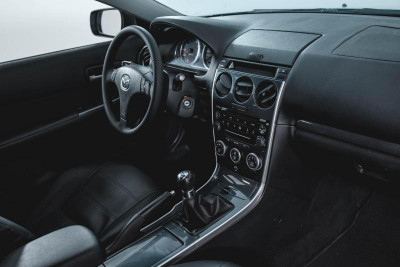 Mazda 6 1.8 MT (120 л. с.)