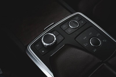 Mercedes-Benz M-Класс ML 300 BlueEfficiency 7G-Tronic Plus 4Matic (249 л. с.)