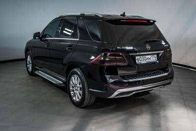 Mercedes-Benz M-Класс ML 300 BlueEfficiency 7G-Tronic Plus 4Matic (249 л. с.)