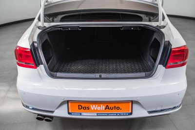 Volkswagen Passat 1.8 TSI DSG (152 л. с.)