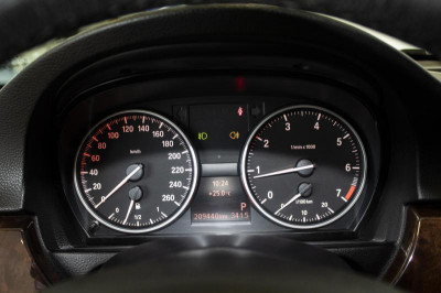 BMW 3 серия 320i AT (156 л.с.)