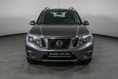Nissan Terrano 1.6 MT (114 л. с.) Comfort
