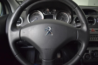Peugeot 408 1.6 HDI MT (114 л. с.)