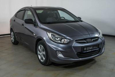 Hyundai Solaris 1.4 MT (107 л. с.)