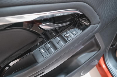 Land Rover Range Rover Evoque 2.0 (180 л.с.) дизель, АКПП, полный привод (4WD)