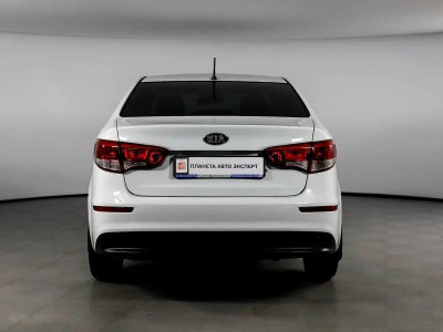 Kia Rio 1.4 AT (107 л. с.)
