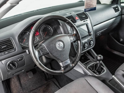 Volkswagen Jetta 1.9d MT (105 л.с.)