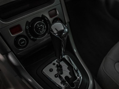 Peugeot 308 1.6 VTi AT (120 л. с.)