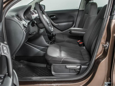 Volkswagen Polo 1.6 MPI MT (110 л. с.)