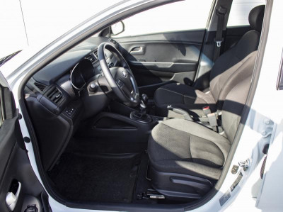 Kia Rio 1.4 MT (107 л. с.)