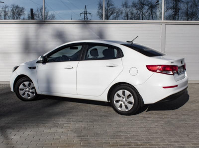 Kia Rio 1.4 MT (107 л. с.)
