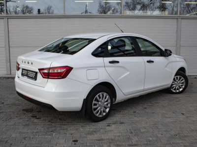 LADA Vesta 1.6 AMT (106 л. с.)