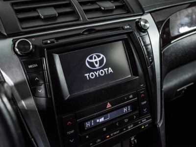 Toyota Camry 2.5 AT (181 л. с.)