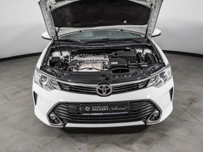 Toyota Camry 2.5 AT (181 л. с.)