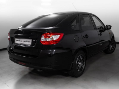 LADA Granta лифтбек 1.6 8кл MT (87 л. с.)