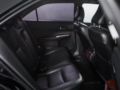 Toyota Camry 2.5 AT (181 л. с.)