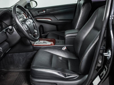 Toyota Camry 2.5 AT (181 л. с.)