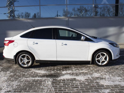 Ford Focus 1.6 PowerShift (105 л. с.)