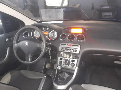 Peugeot 308 1.6 VTi MT (120 л. с.)