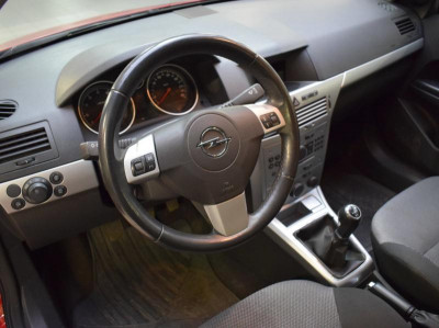 Opel Astra 1.6 MT (115 л. с.)