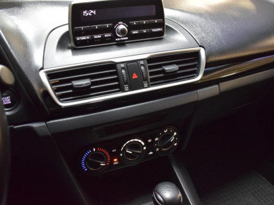 Mazda 3 1.5 SKYACTIV-G AT (120 л. с.)