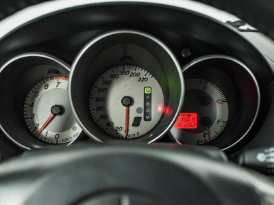 Mazda 3 1.6 AT (105 л. с.)
