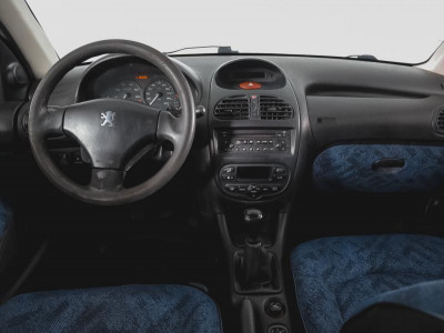 Peugeot 206 1.6 MT (110 л. с. )