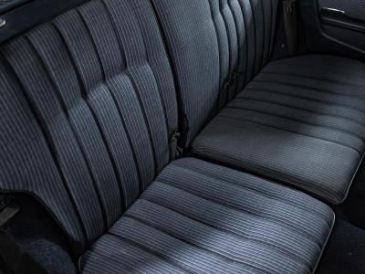 Mercedes-Benz W123 230 2.0 MT (136 л.с.)