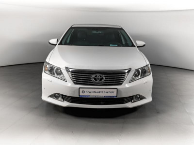 Toyota Camry 2.5 AT (181 л. с.)