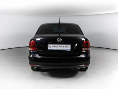 Volkswagen Polo 1.6 MPI MT (110 л. с.)