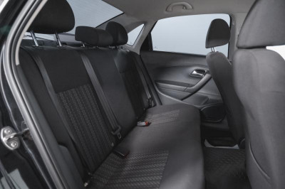 Volkswagen Polo 1.6 MPI MT (110 л. с.)