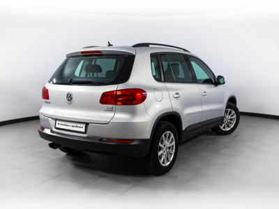 Volkswagen Tiguan 1.4 TSI BlueMotion MT (122 л. с.)