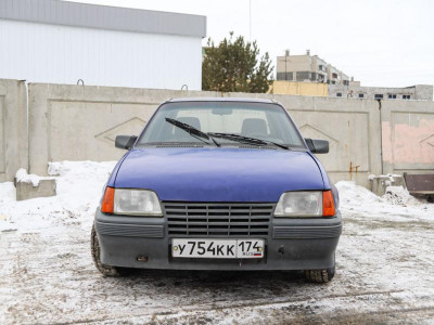 Opel Kadett 1.6 MT (75 л.с.)