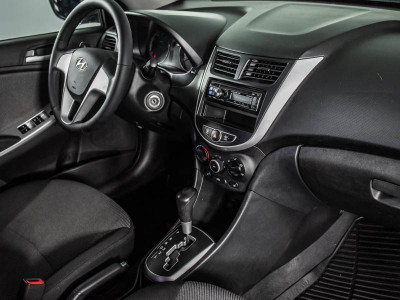 Hyundai Solaris 1.6 AT (123 л. с.)
