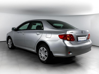 Toyota Corolla 1.6 AT (124 л. с.)