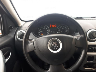 Renault Sandero 1.6 MT (84 л. с.)