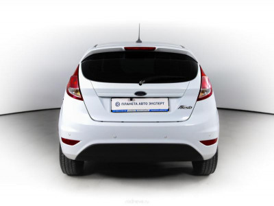 Ford Fiesta Хетчбэк 1.6 AT (105 л. с.)